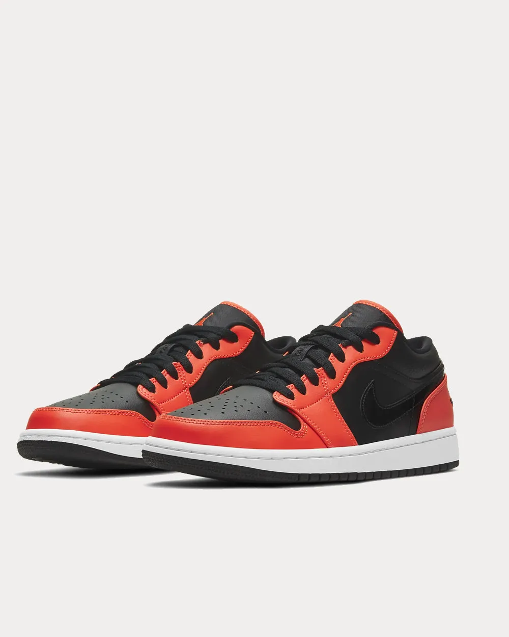 Air Jordan 1 Low SE Black / White / Turf Orange Low Top Sneakers