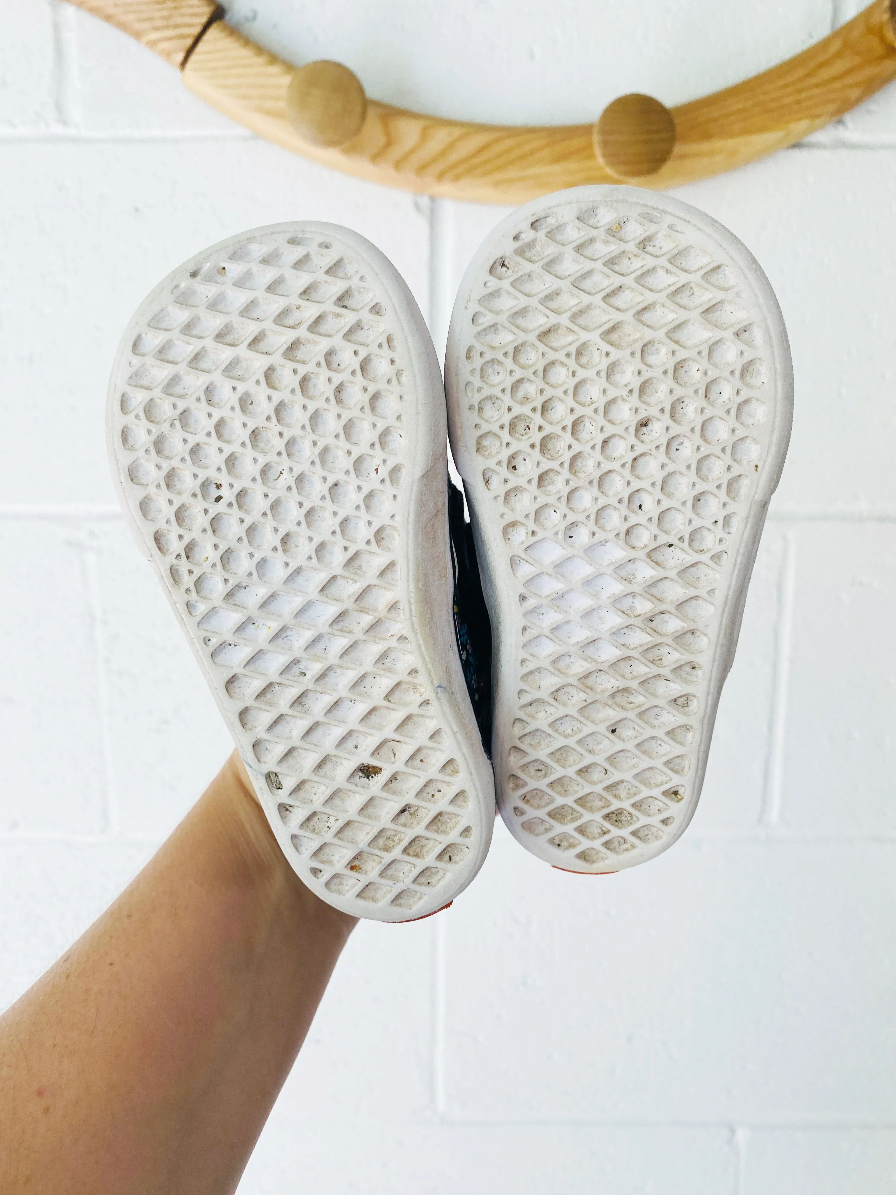 Protect Tigers Slip On Shoes, size 7