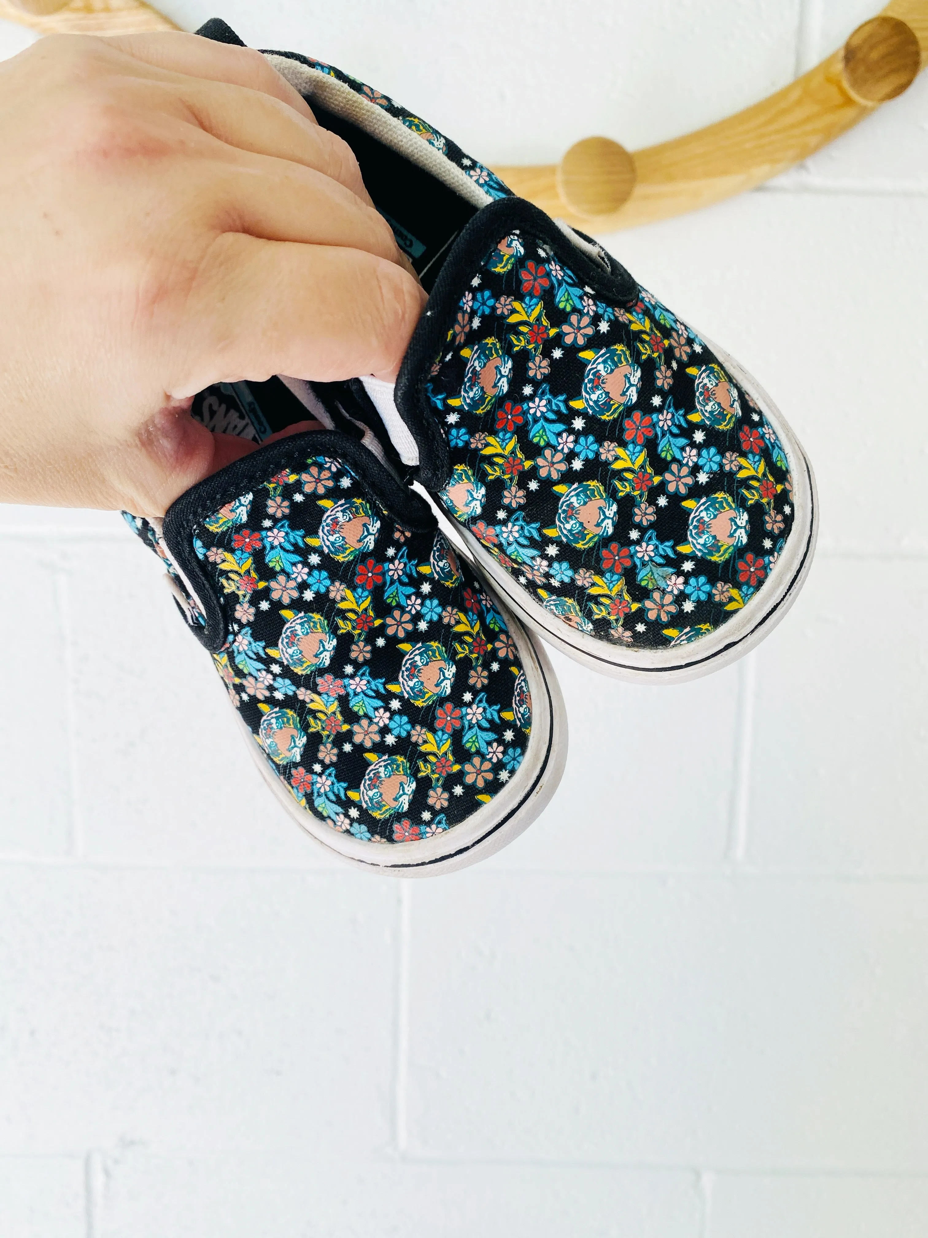 Protect Tigers Slip On Shoes, size 7