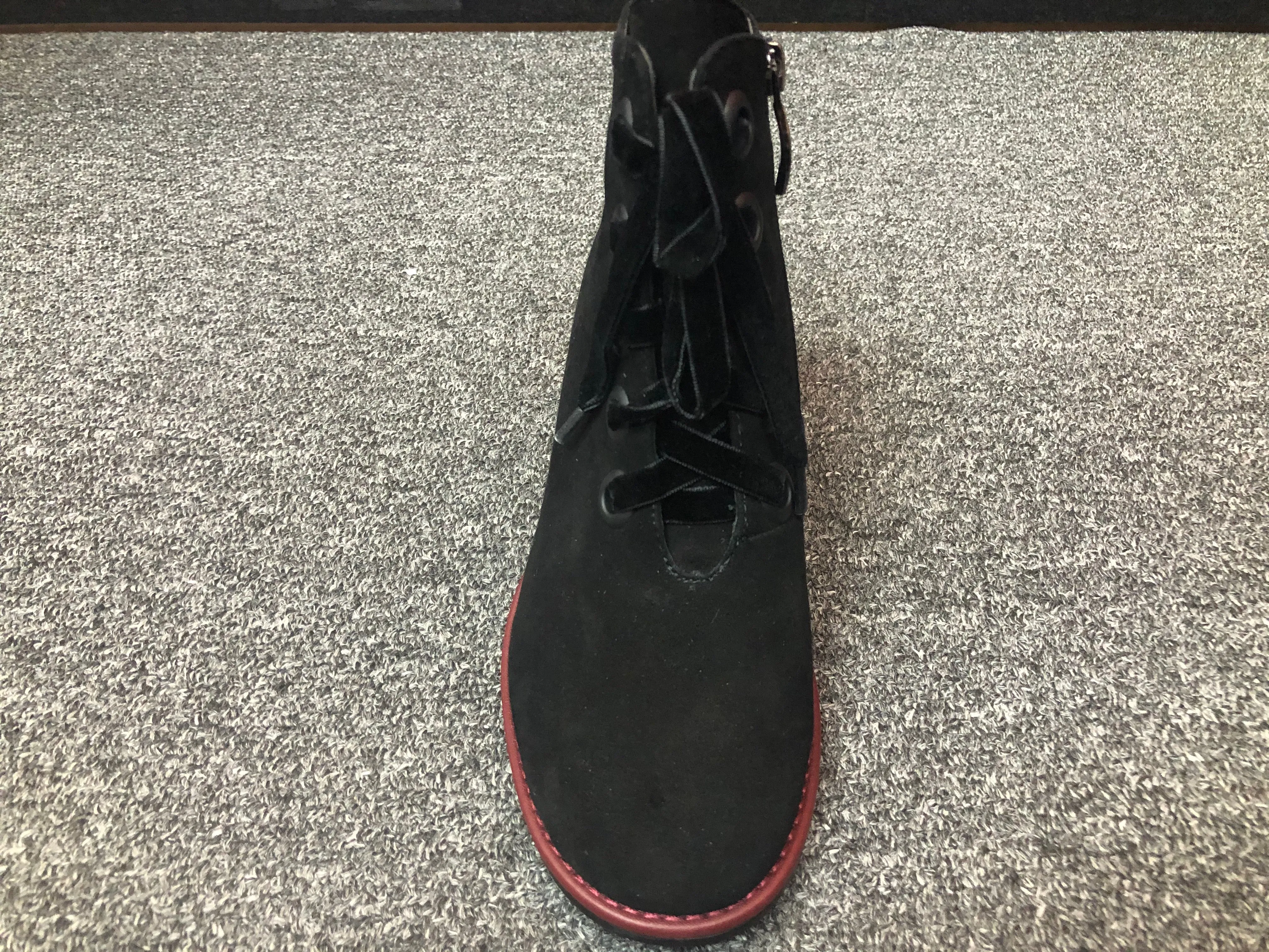 Round-Mouth Suede Laced-up Short Boots