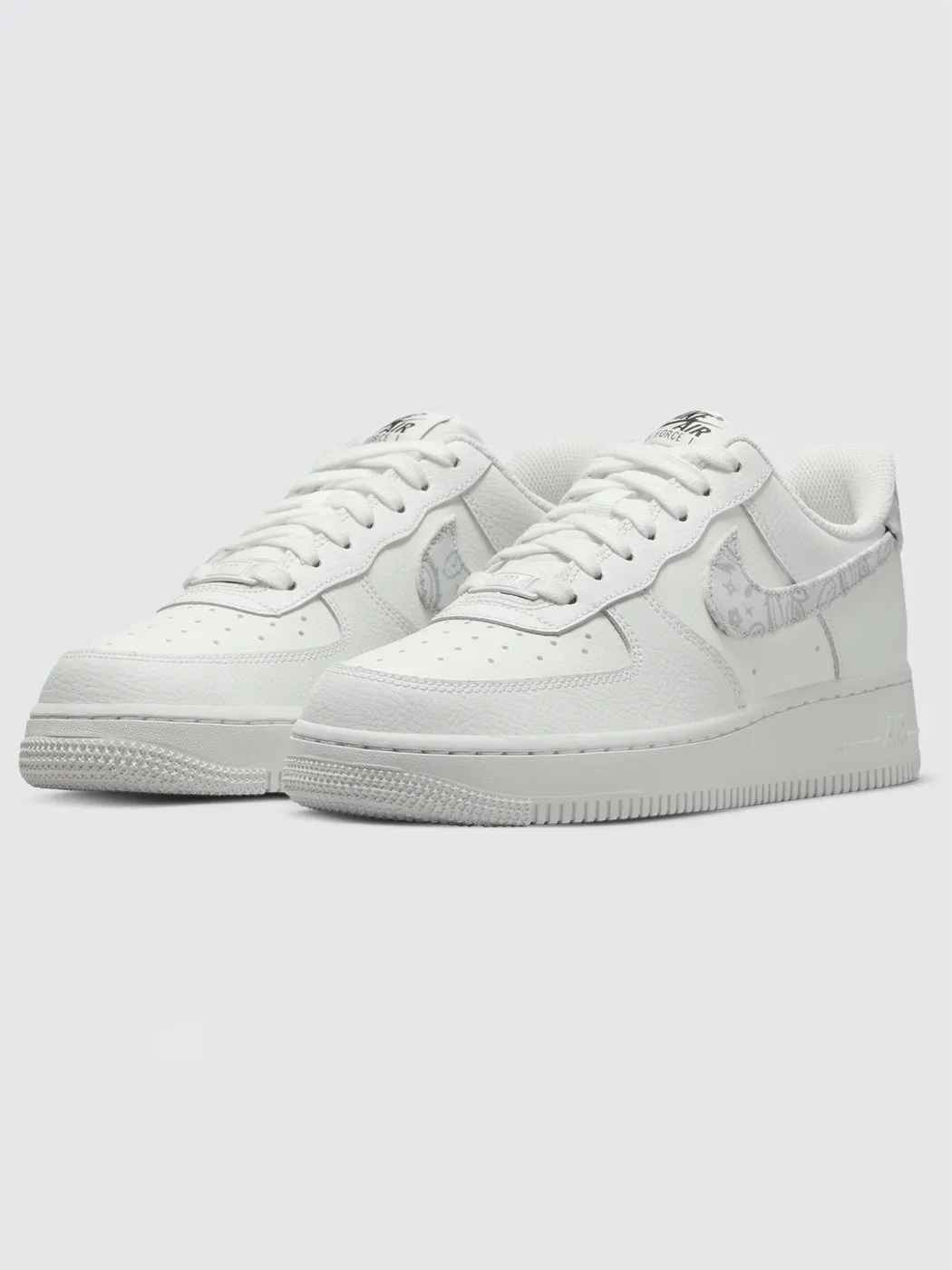 W AIR FORCE 1 '07 ESS - Summit White/Grey Fog-Black-Summit White