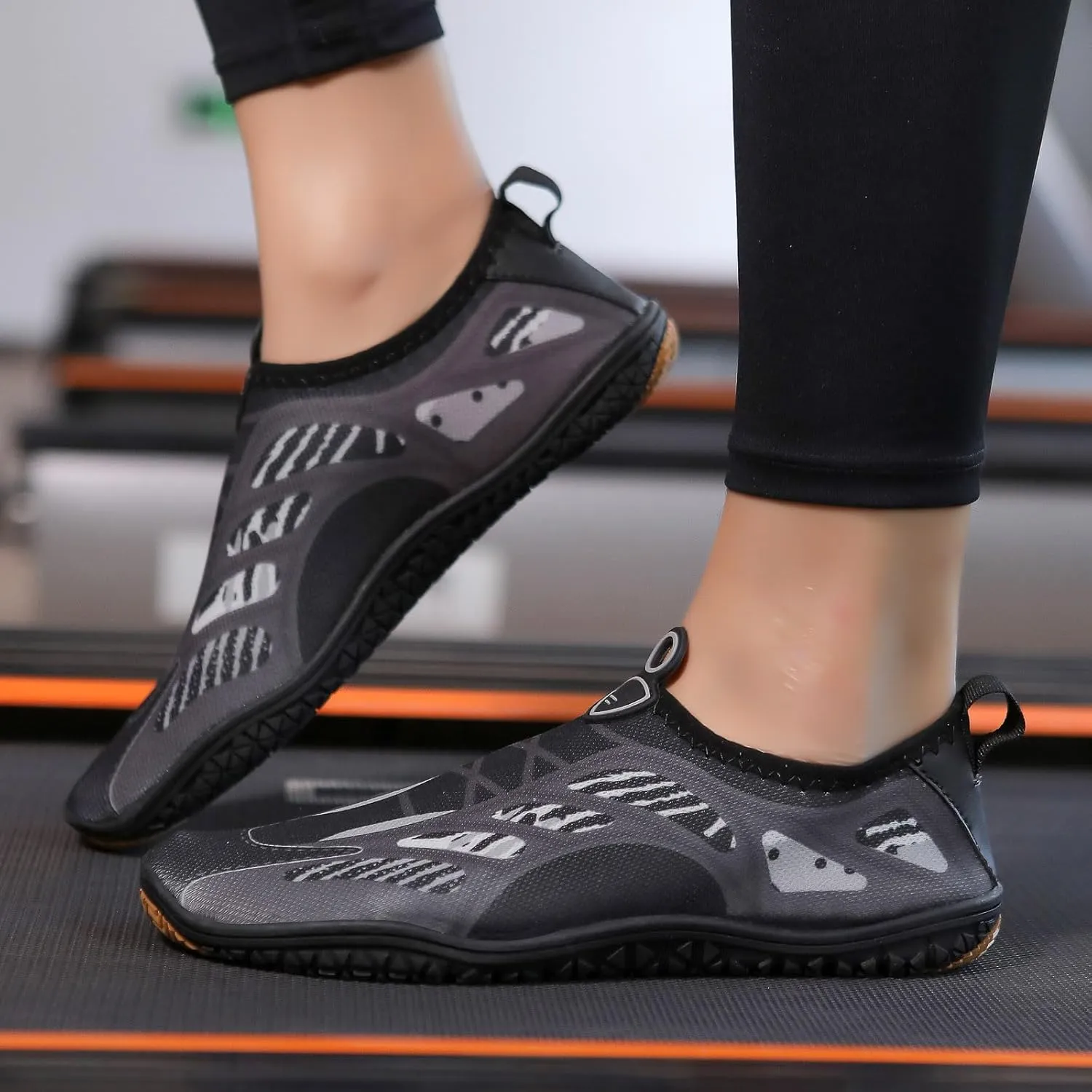 Women's Slip on Walking Shoes Non Slip Memory Foam Running Shoes Wide Width Breathable Mesh Sports Workout Tennis Shoes Lightweight Fashion Sneakers