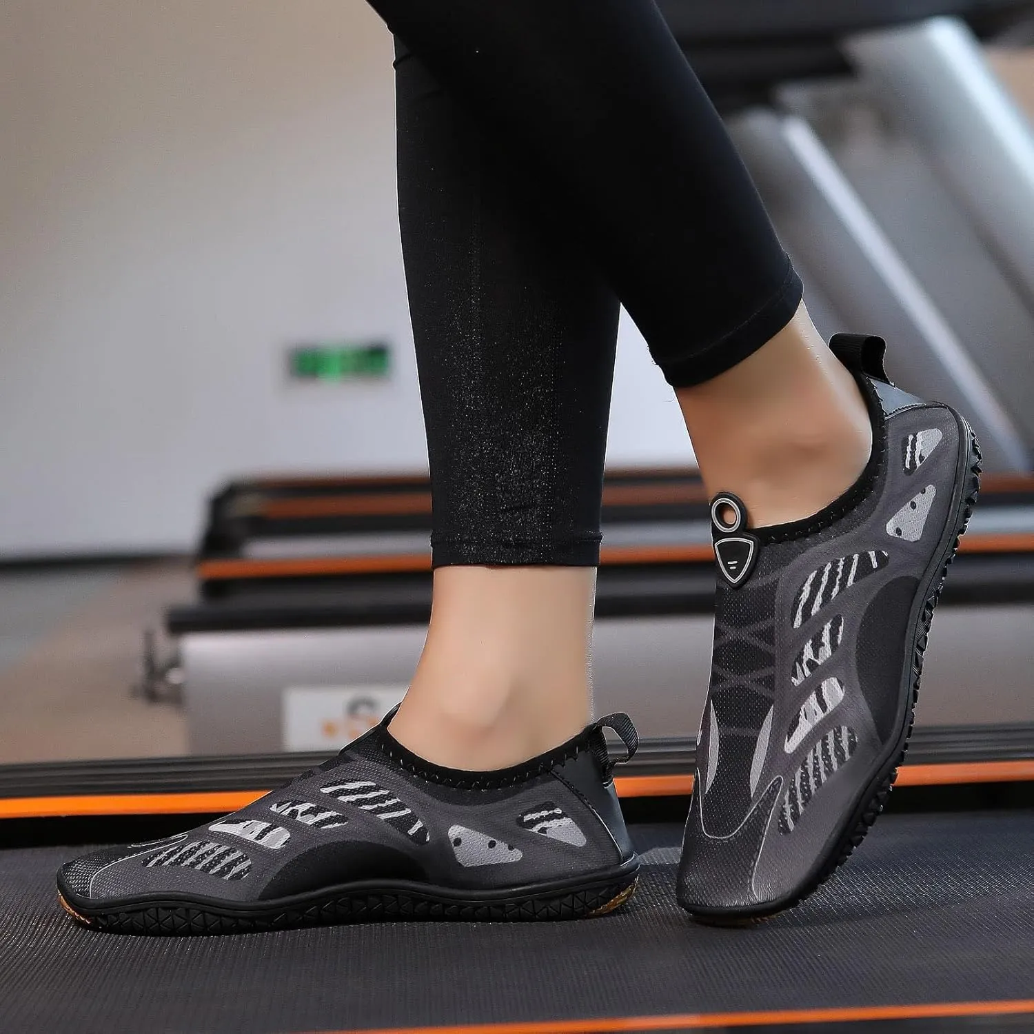 Women's Slip on Walking Shoes Non Slip Memory Foam Running Shoes Wide Width Breathable Mesh Sports Workout Tennis Shoes Lightweight Fashion Sneakers